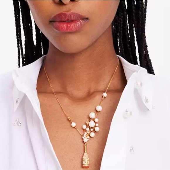 🔹️Kate Spade 🔹️Cheers To That Pendant Crystal  Gold Pearl Statement Necklace - Picture 5 of 6